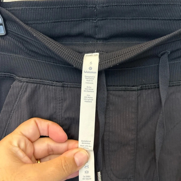Lululemon Street To Studio Pant II *Unlined 28"
Black  size 6 - Picture 5 of 8